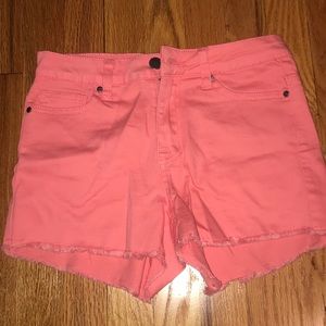 Peachy color jean shorts! Size small